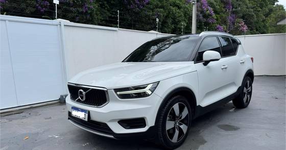 VOLVO XC60 2.0 T5 GASOLINA MOMENTUM AWD GEARTRONIC VOLVO XC60 2.0 T5 GASOLINA MOMENTUM AWD GEARTRONIC
